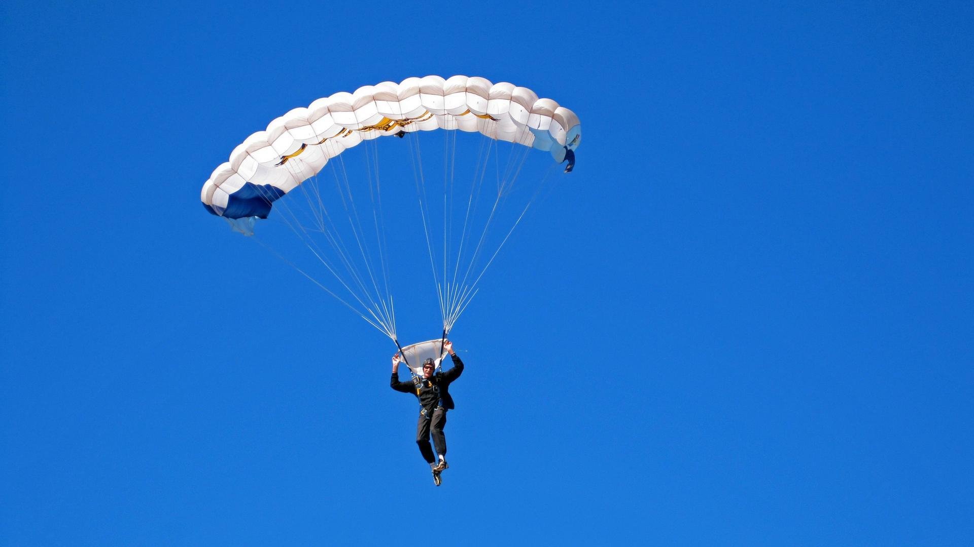 九游app下载中心-战术盛宴：顶尖团队的多变战术体系解析，多变战士